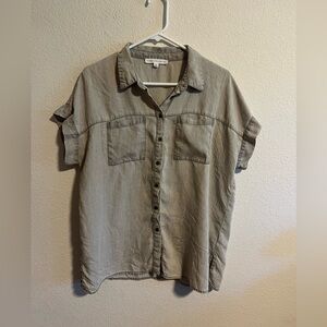 Jane and Delancey Light Gray Shirt Size Large